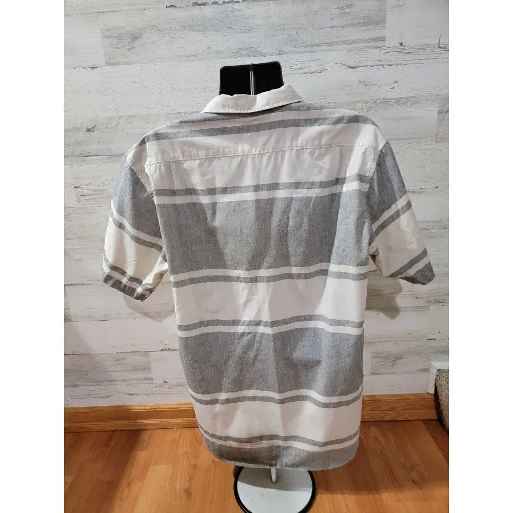 Ezekiel mens short sleeve button up shirt size XL